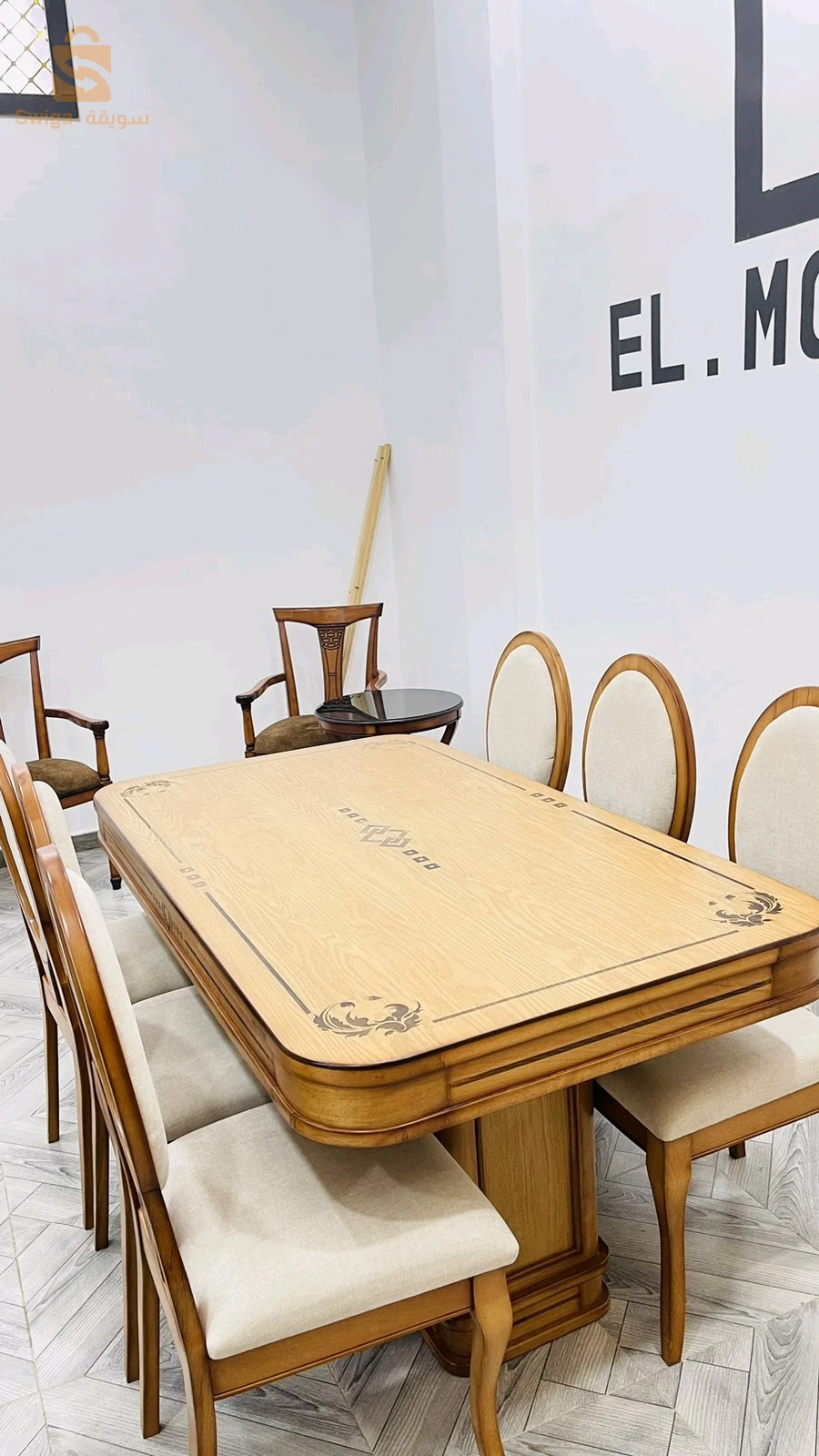 4 كراسي  75000 6 كراسي 105000 8 كراسي 110000