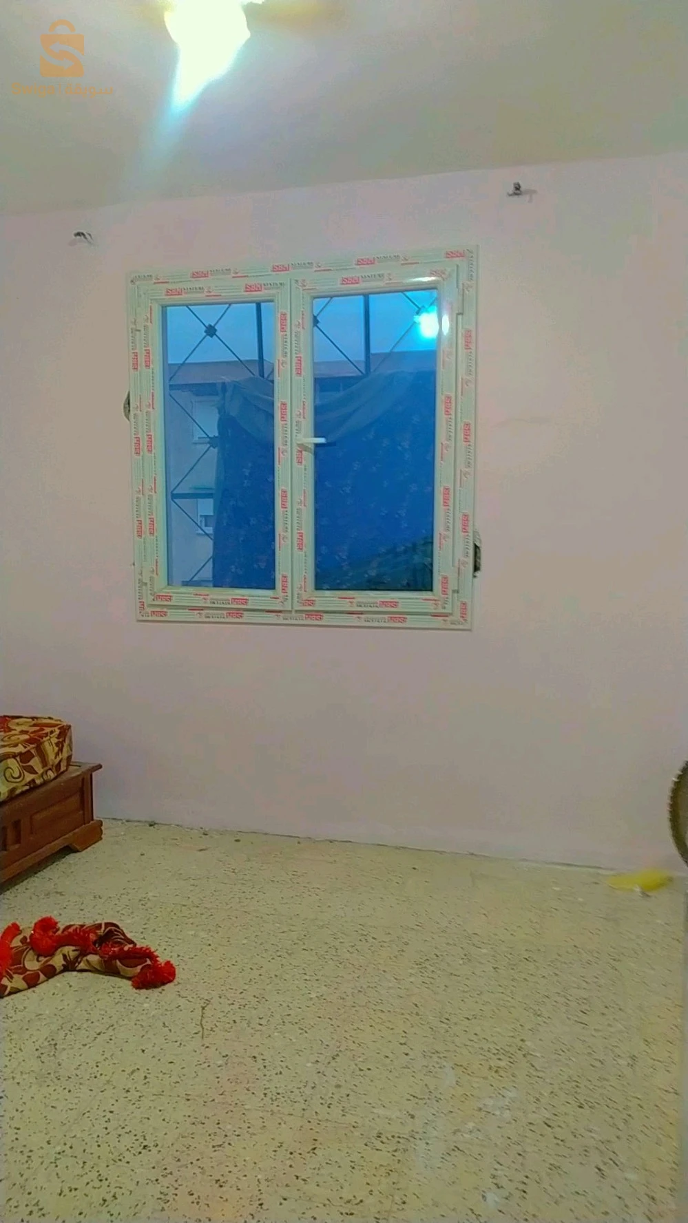 شق للبيع