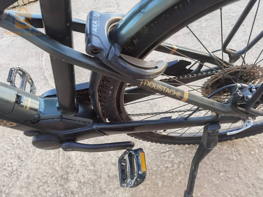 moustache samedi 28 
batterie w chargeur d origine 
afficheur Smart phone 
eta 10/10