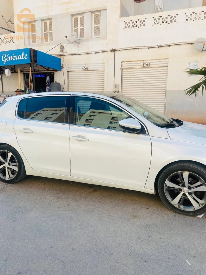 بيجو 308 22 سيدي بلعباس
