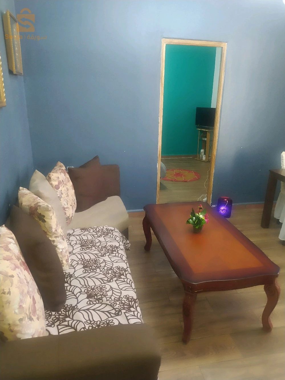 je met en vente appartement style colonial aménagé dans une cohabitation au niveau d'El biar situé dans un cartier calm pré de l'hôpital bitraria et CCI balegh le prix de vente 1 milliards 300 même prix d'achat sans compter les rénovations