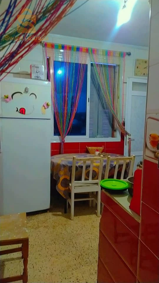 شق للبيع