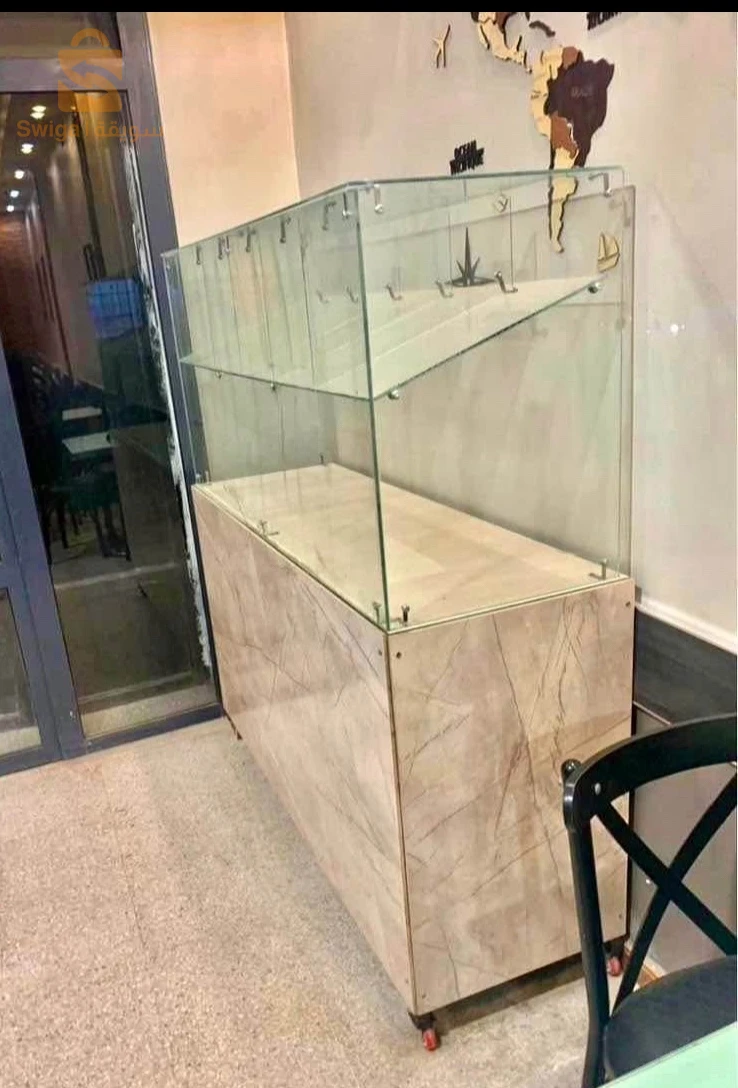 طاولة عرض ( المكسرات …)