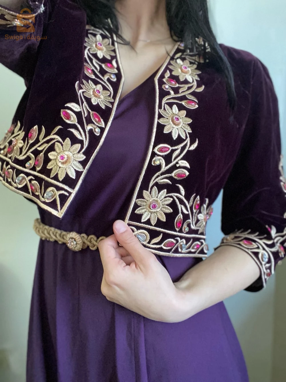 veste karakou courte avec robe de soirée