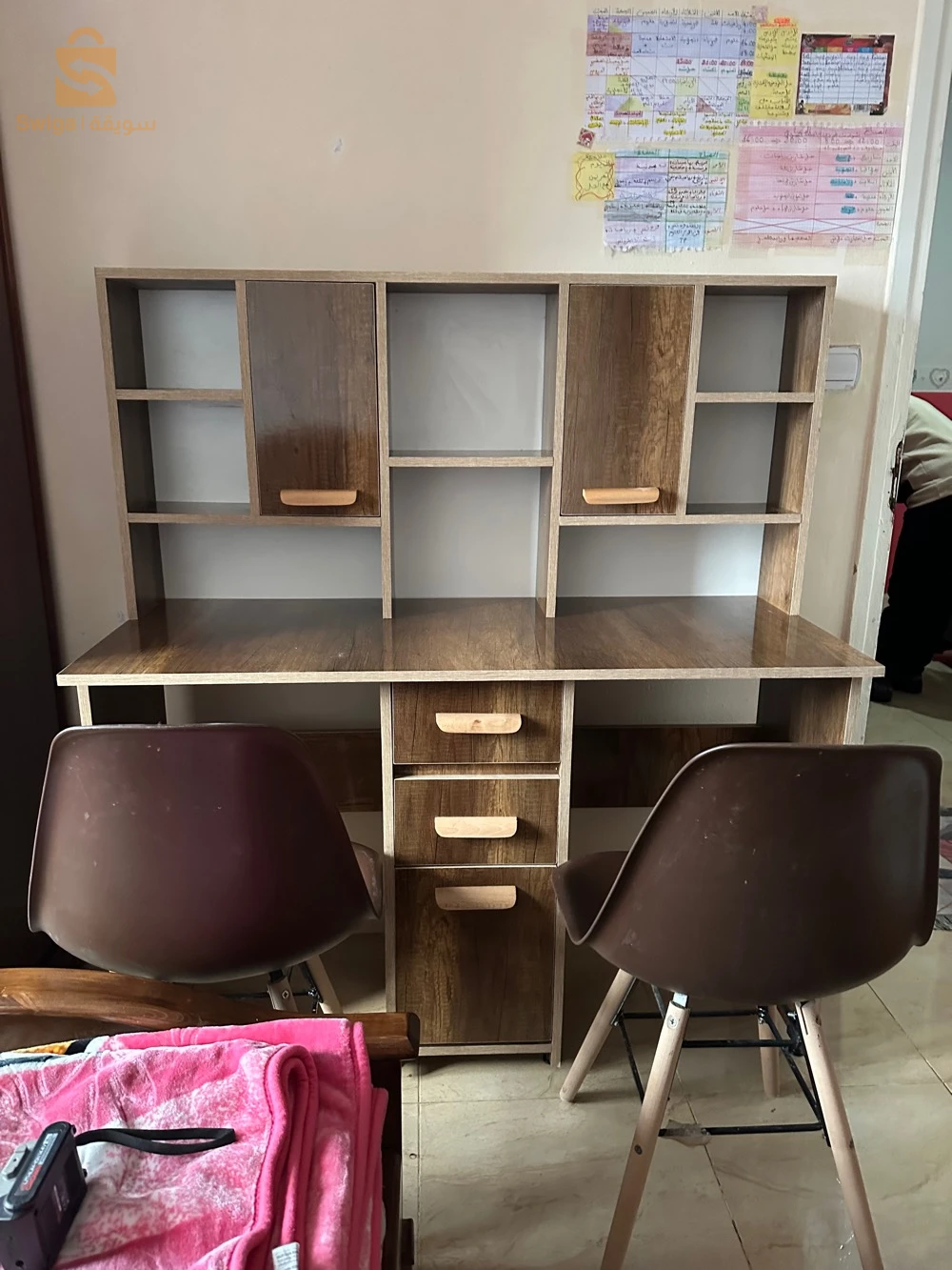bureau 2 place top modèle et très bien fini et solide ✅
0540881952
