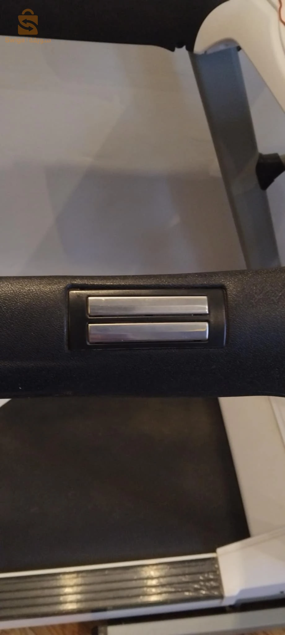 الة جري (طابي) للبيع استعملة لمدة شهر في حالة جديدة فيها اوزان و جهاز لتدليك البطن و حساب عدات القلب و تنجم دير فيها تمارين