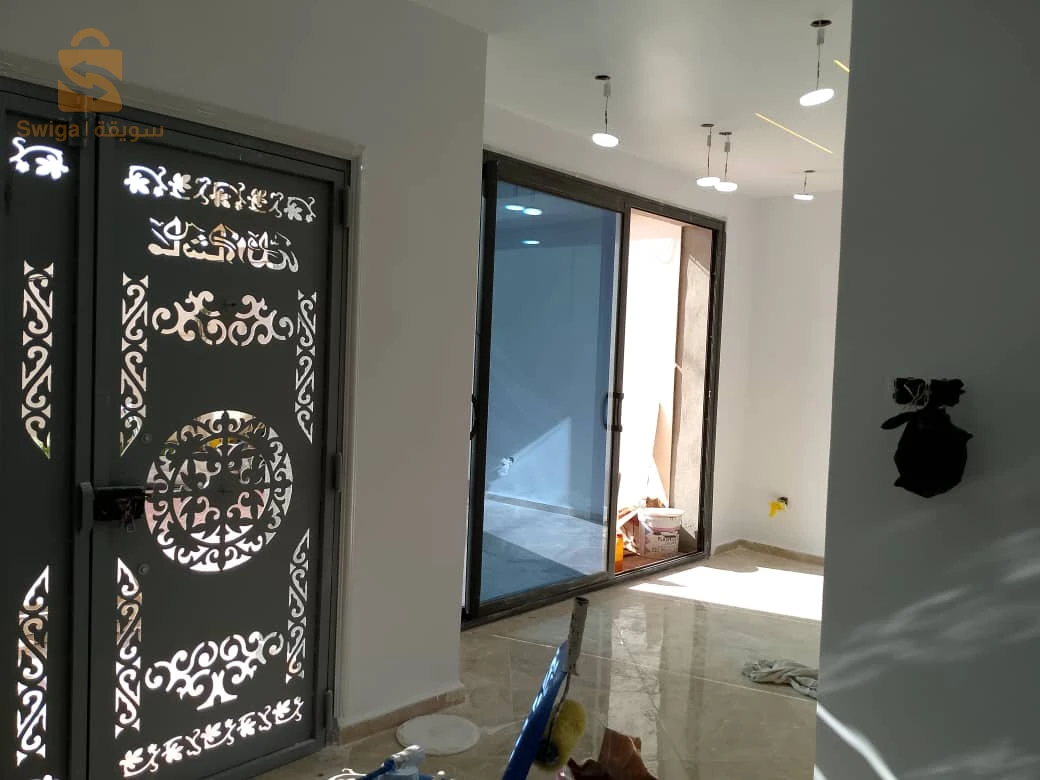 فيلا راقية بعقد عرفي بالتسوية بحي الباردة جبل الوحش خلف مستشفى الامراض العقلية