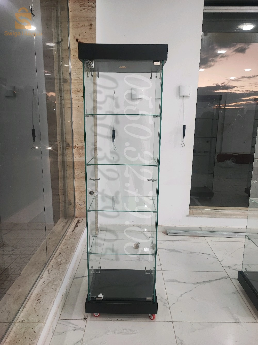 armoire en verre pour exposition 50cm