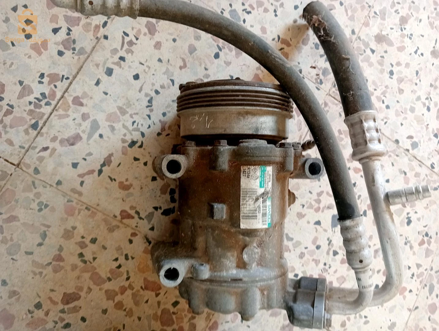 نوع فولسفاغن بولو ابيزة في حالة جيدة