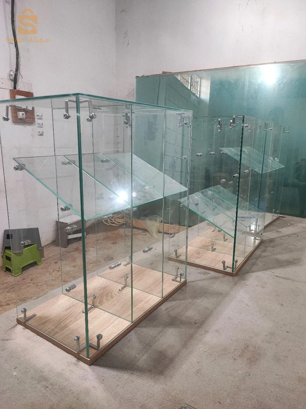 📣 Vitrines en verre idéales pour exposer fruits secs et confiseries !