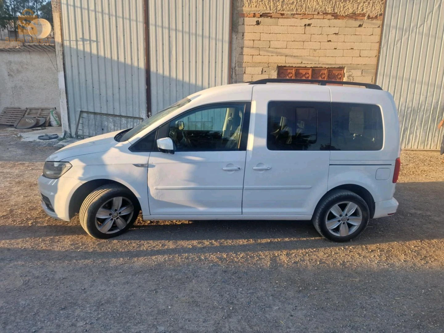 فولكس واجن Caddy 2017 10 البويرة