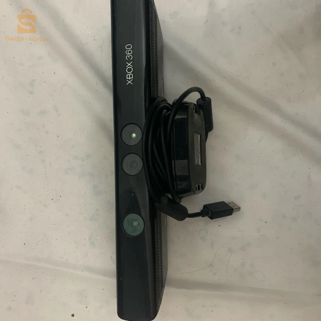 Xbox 360 + Kinect + 2 Manéttes Avec 2 Battries Original Et Son Cable+ 12 Jeux Originaux