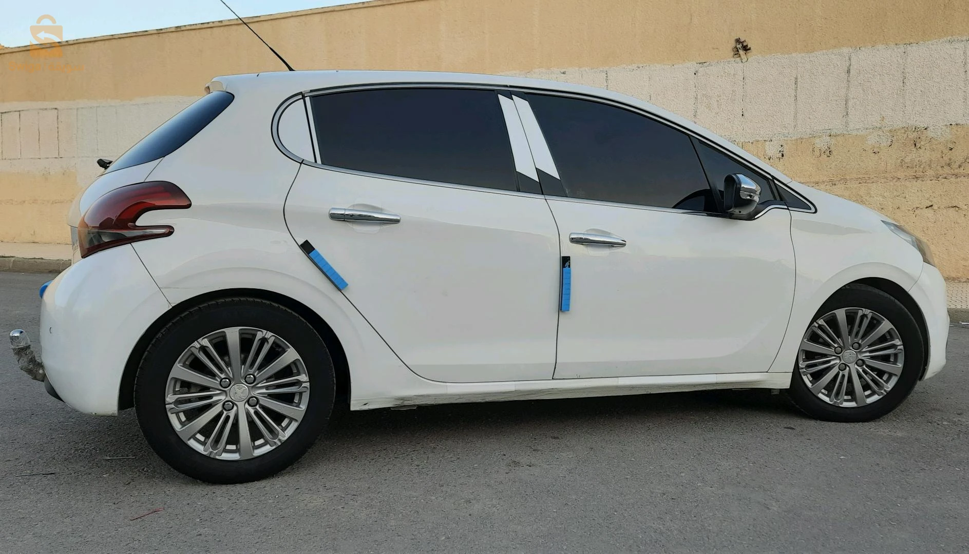 Peugeot 208 2015 13 TLEMCEN