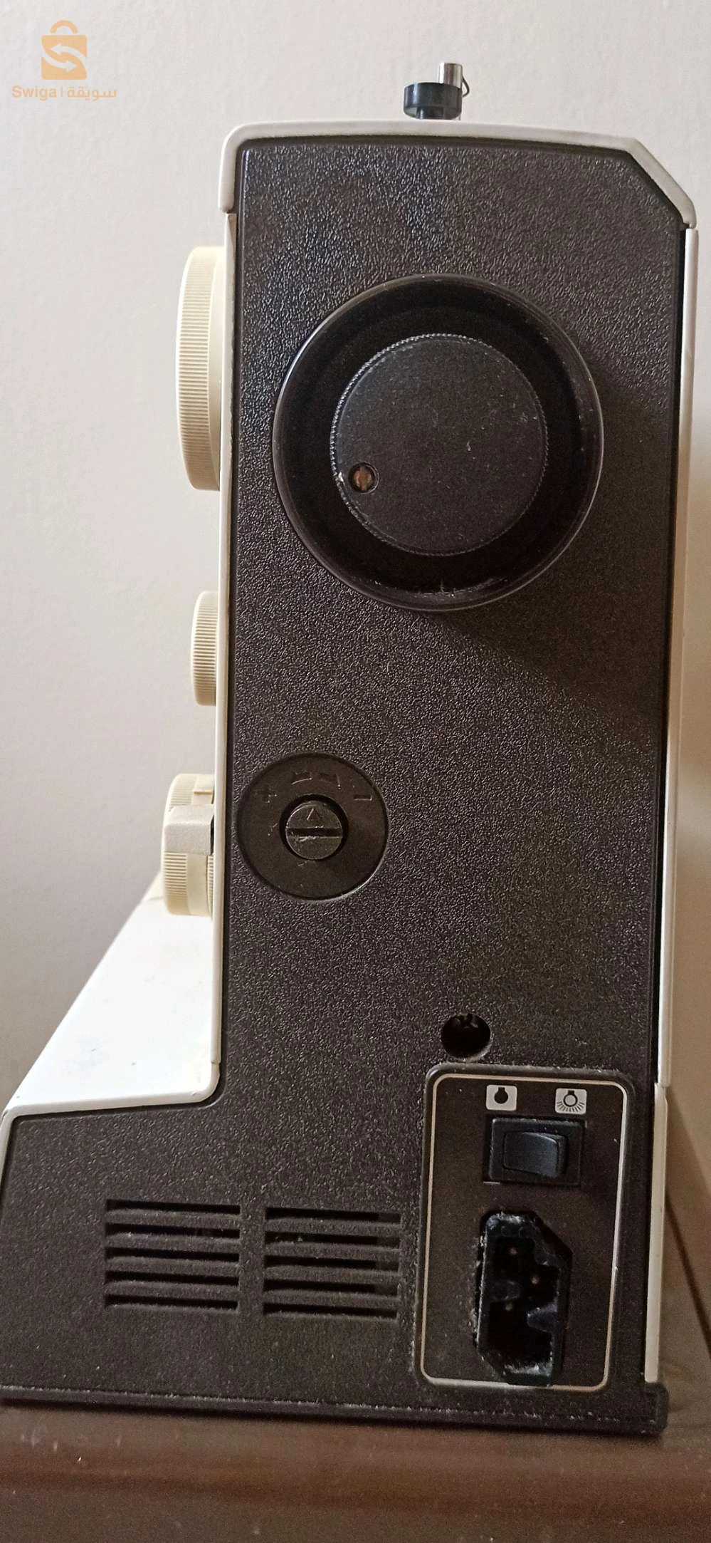 مكينة خياطة