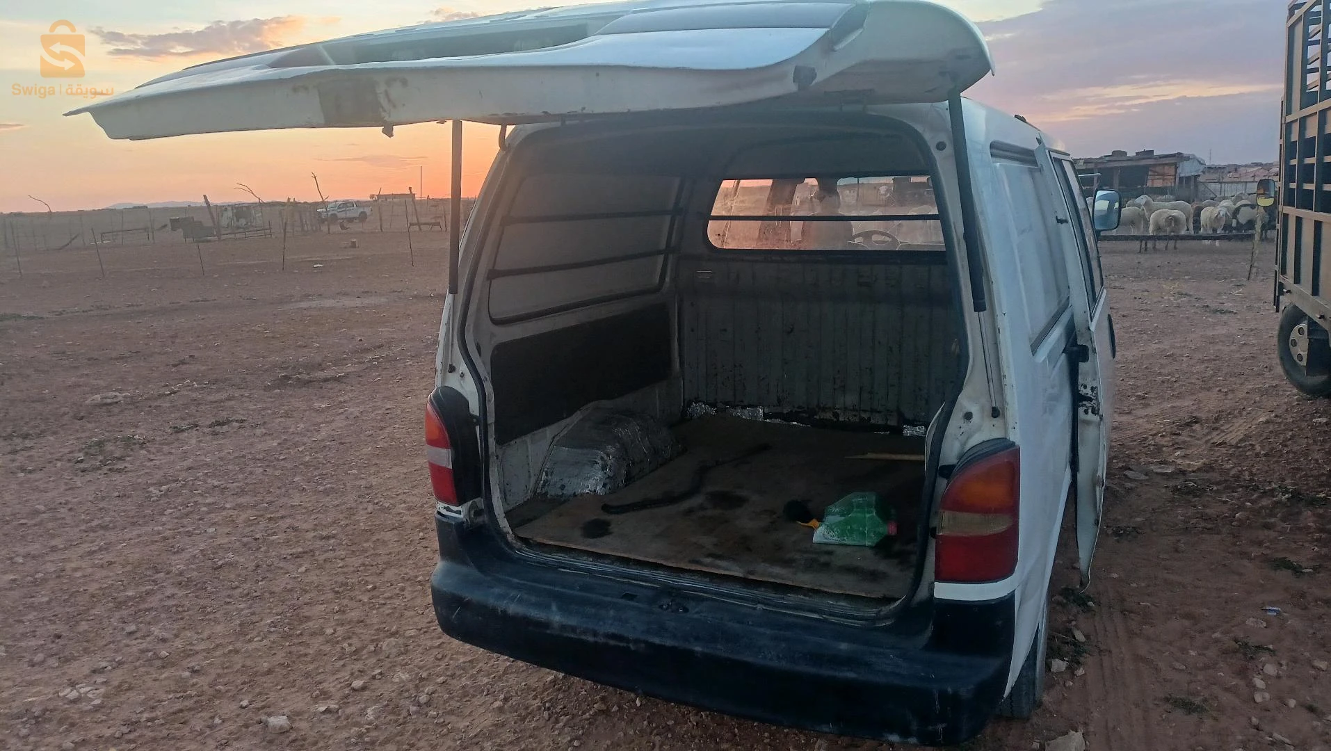كيا Borrego 2003 32 البيض