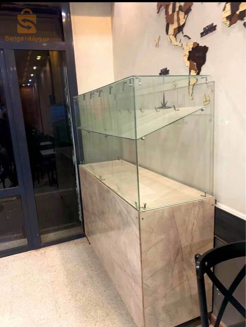 طاولة عرض ( المكسرات …)