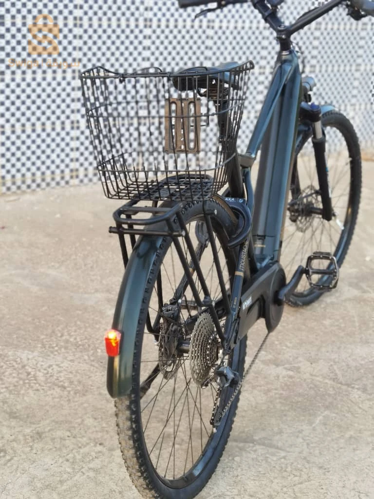 moustache samedi 28 
batterie w chargeur d origine 
afficheur Smart phone 
eta 10/10