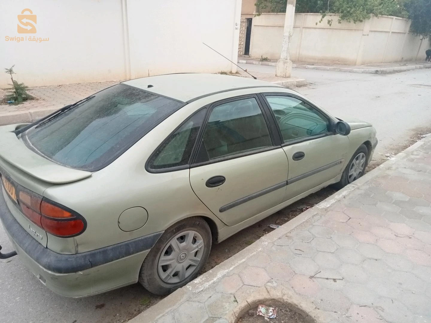 رينو Laguna 2000 12 تبسة