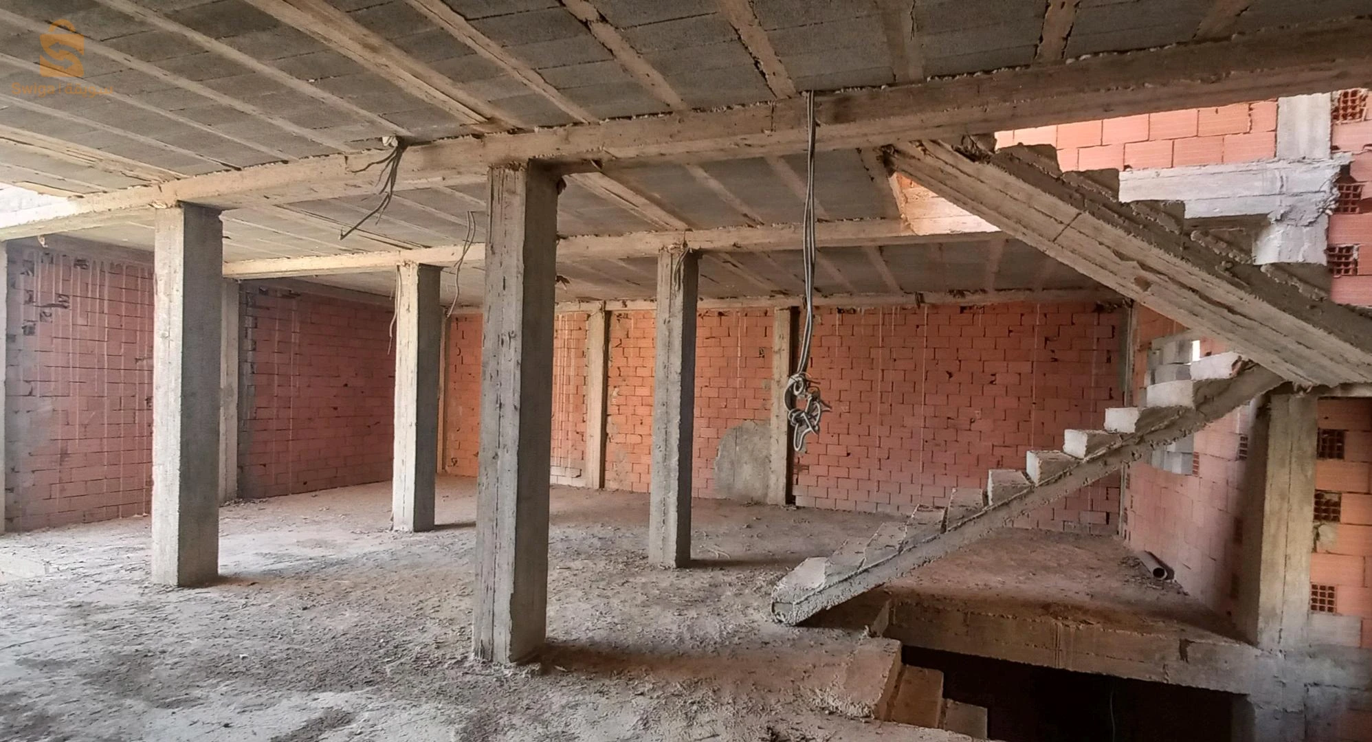 Carcasse avec 1er étage 120m2