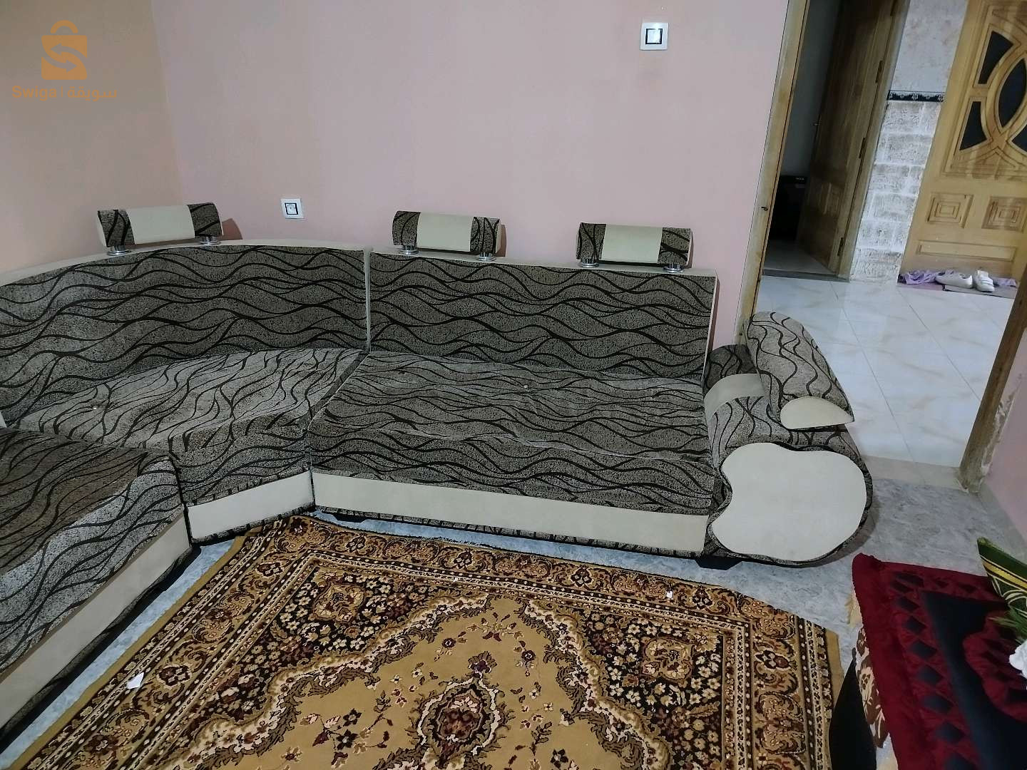 صالون على شكل L لحالة جيدة 8/10