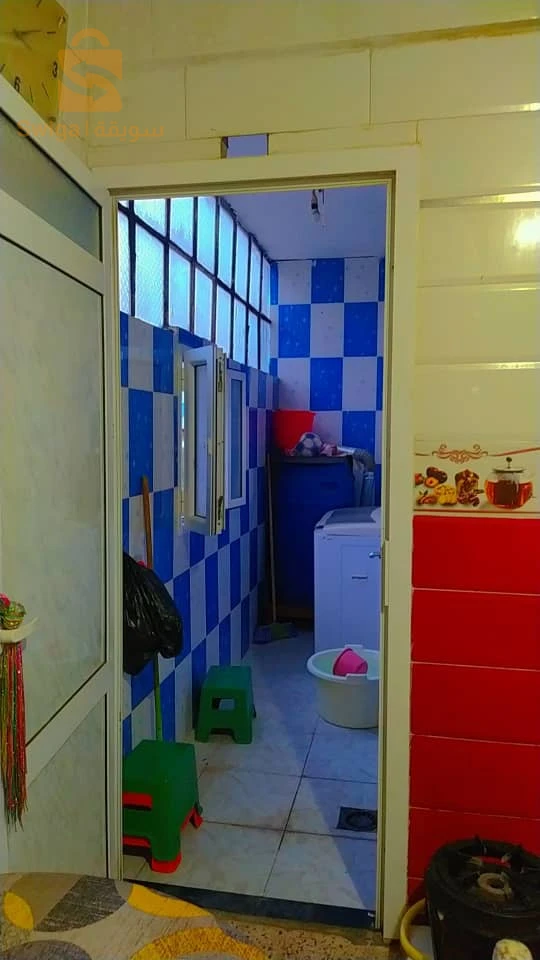 شق للبيع
