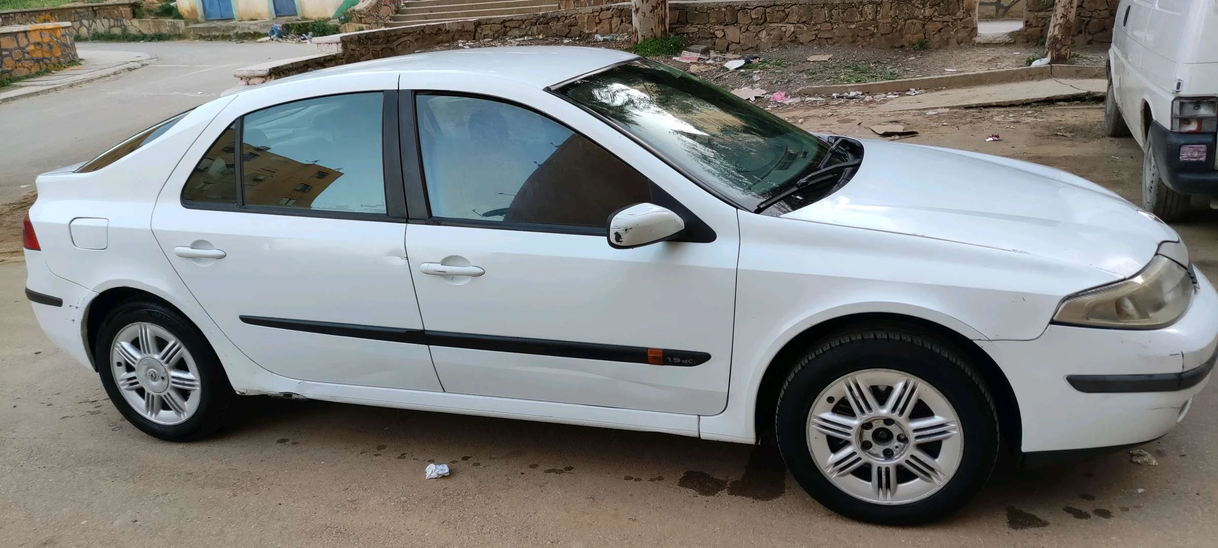 رينو Laguna 2002 26 المدية