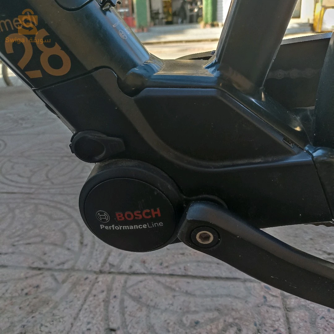 moustache samedi 28 
batterie w chargeur d origine 
afficheur Smart phone 
eta 10/10