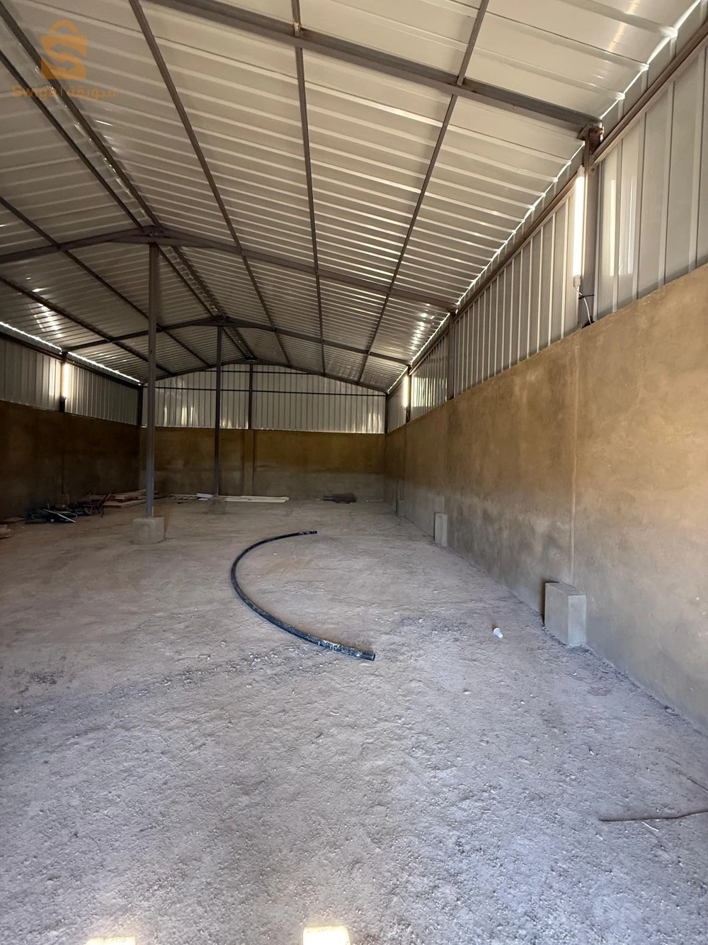 hangar de stockage مستودع تخزين (كراء)