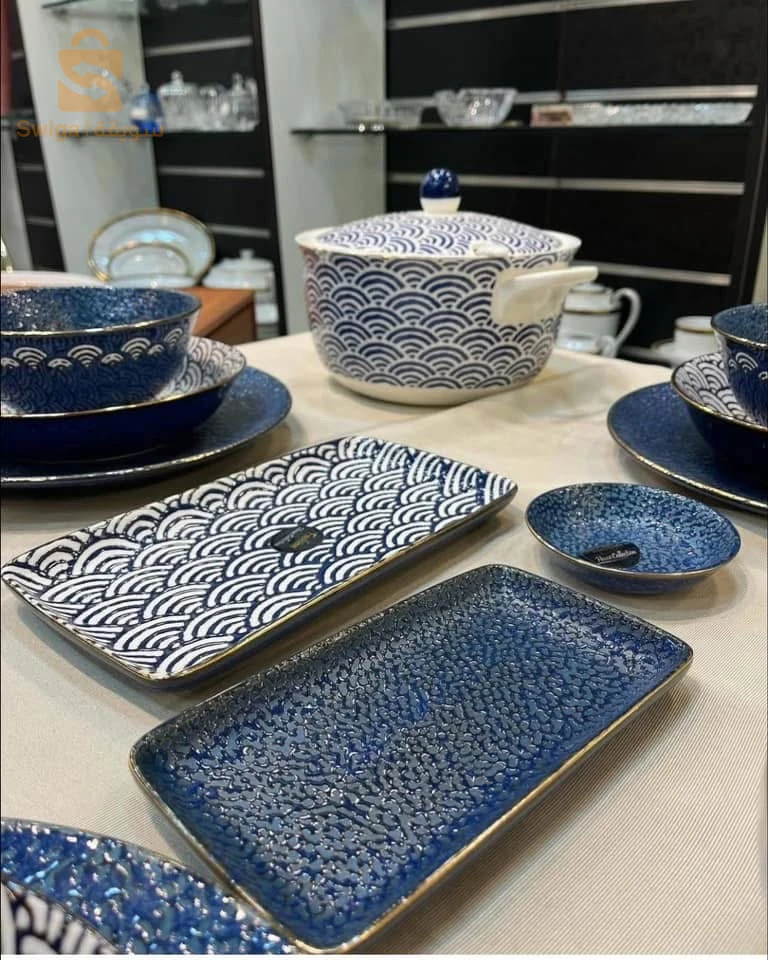 très beau service à table 40 pièce