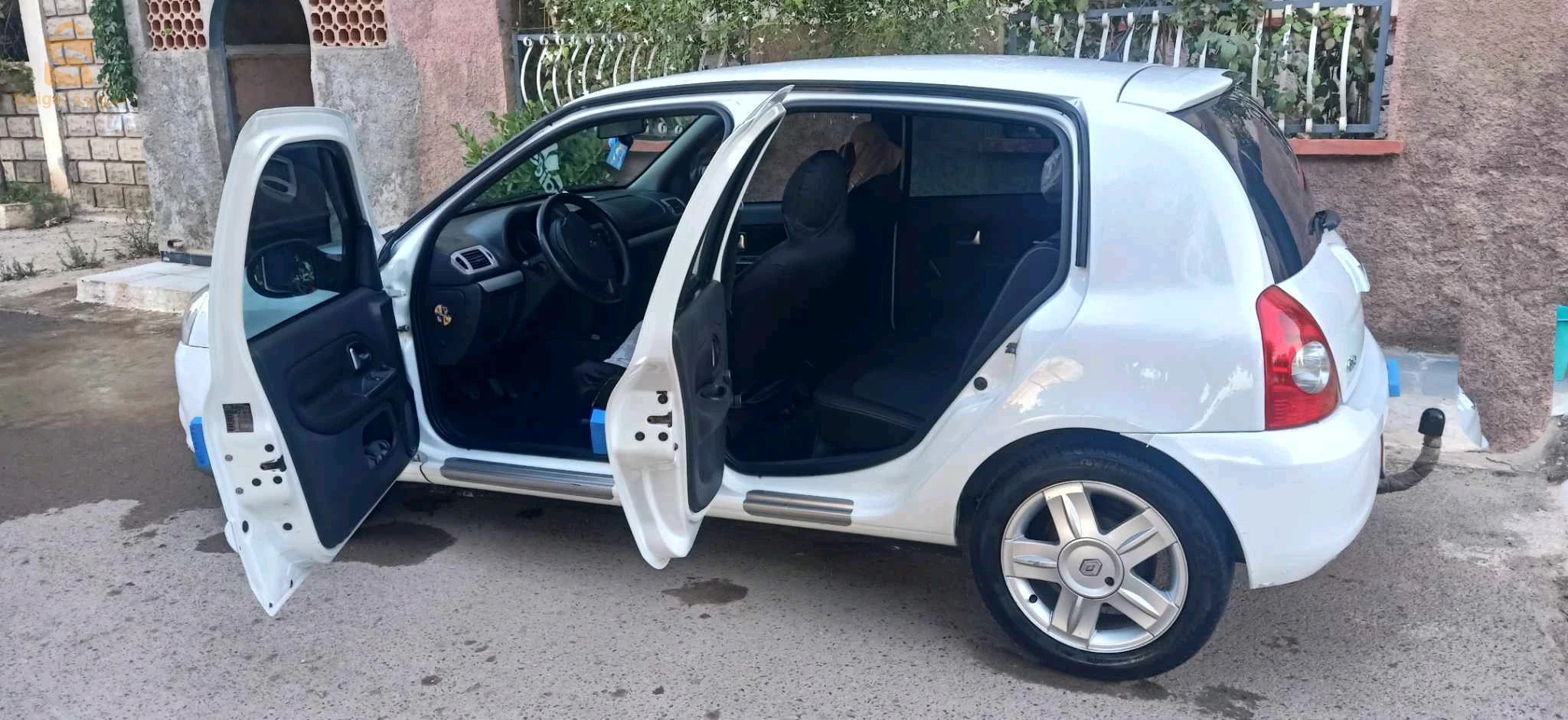 رينو Clio 2 2014 13 تلمسان