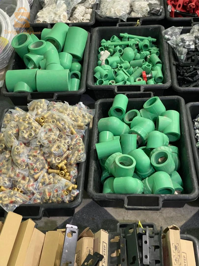 lot plomberie et quincaillerie