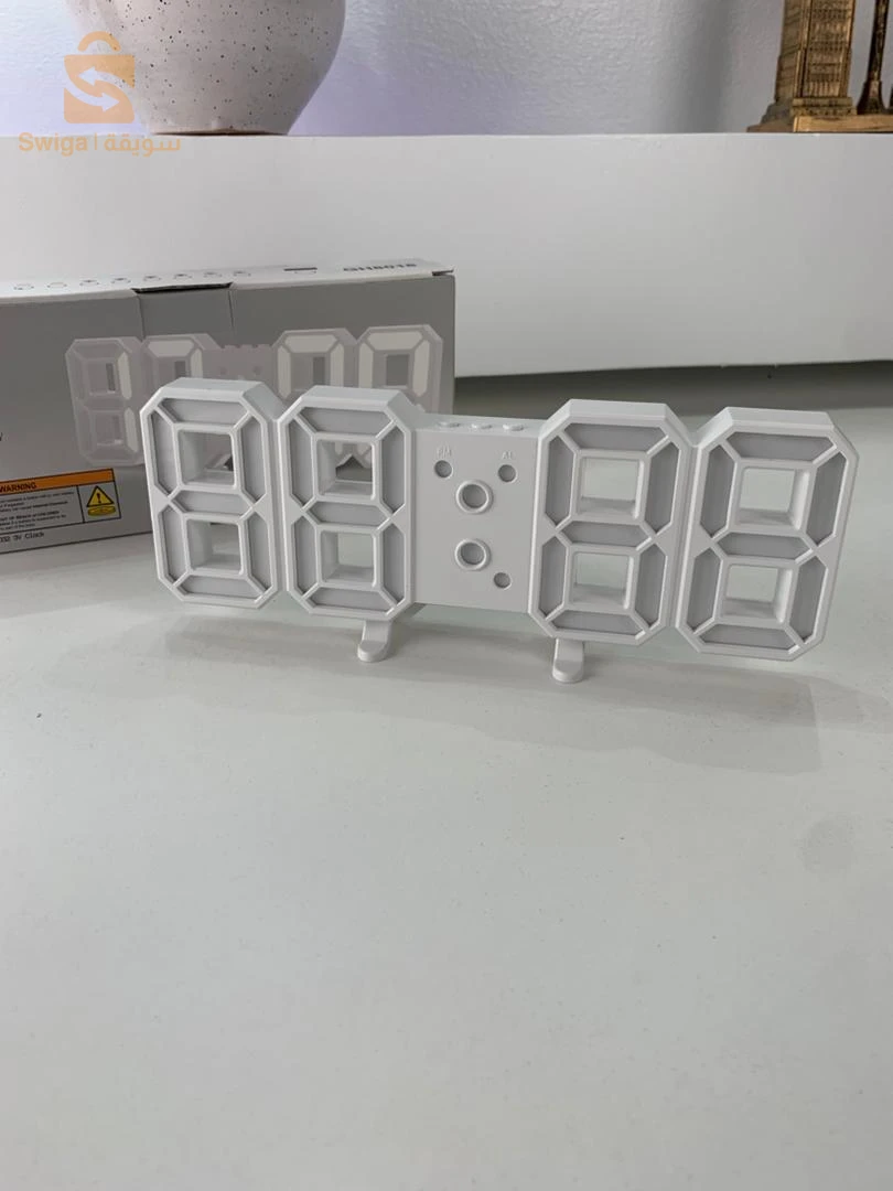ساعة رقمية ثلاثية الأبعاد LED GH8018: لمسة عصرية وأنيقة في بيتك أو مكتبك!