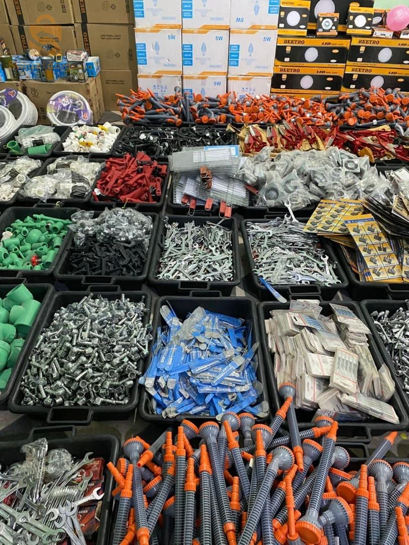 lot plomberie et quincaillerie