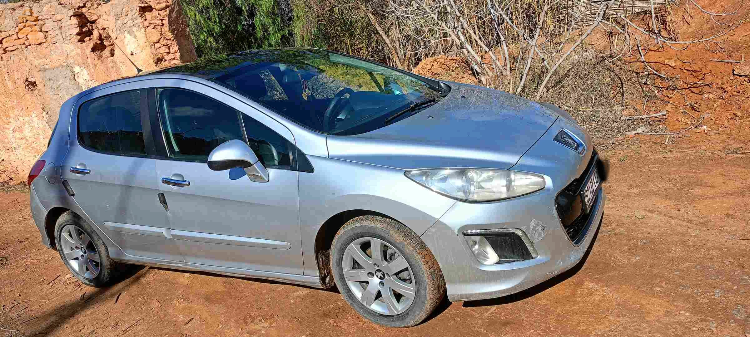 Peugeot 308 2013 48 RELIZANE
