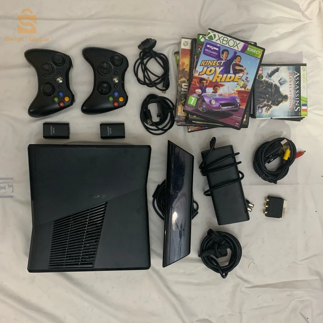 Xbox 360 + Kinect + 2 Manéttes Avec 2 Battries Original Et Son Cable+ 12 Jeux Originaux