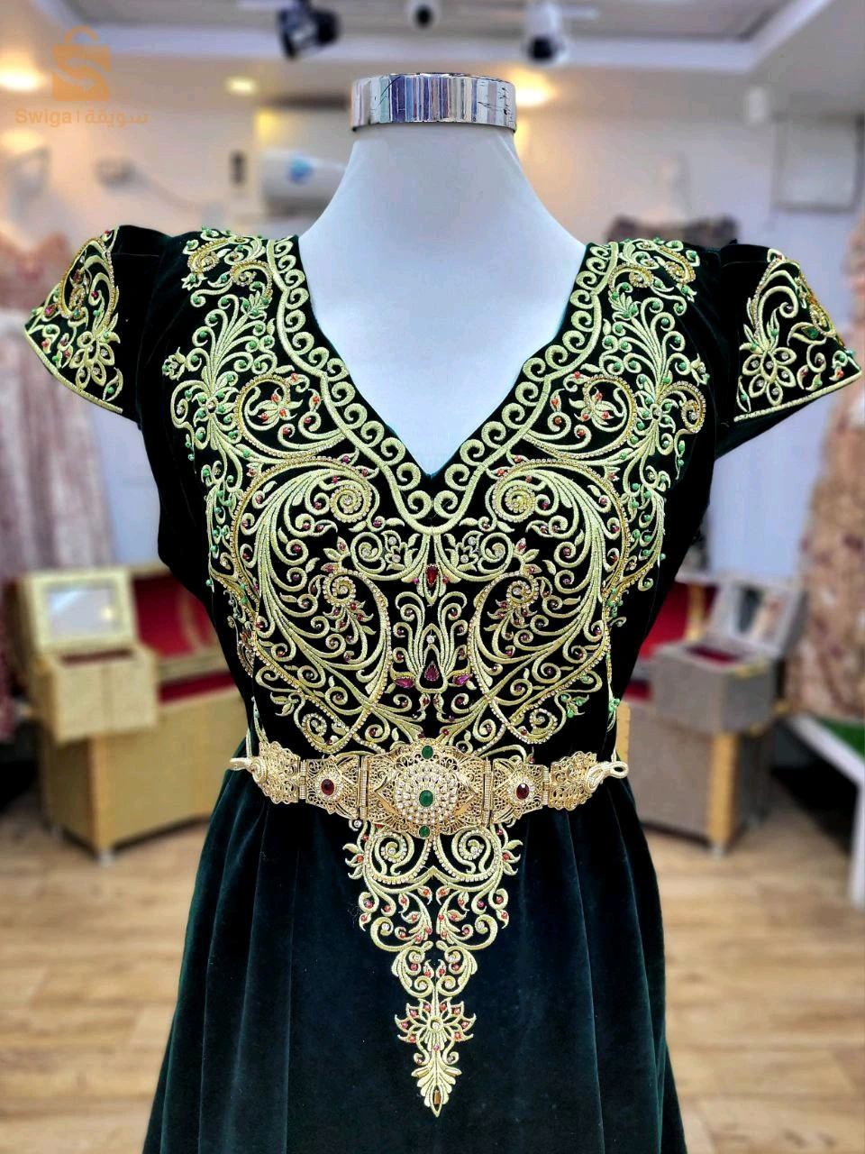قندورة عنابية حرة
