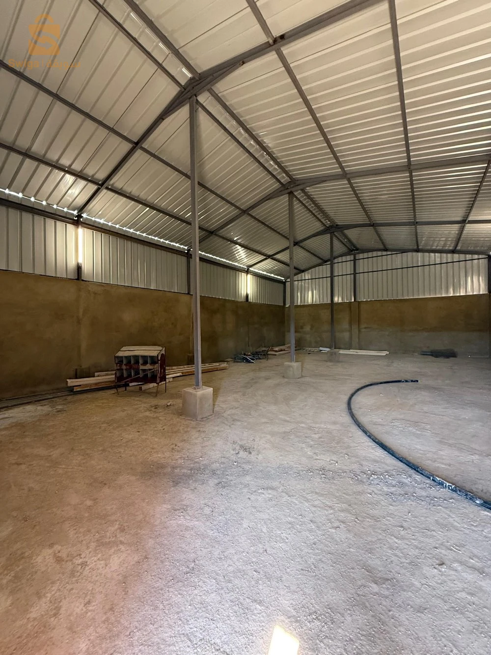 hangar de stockage مستودع تخزين (كراء)