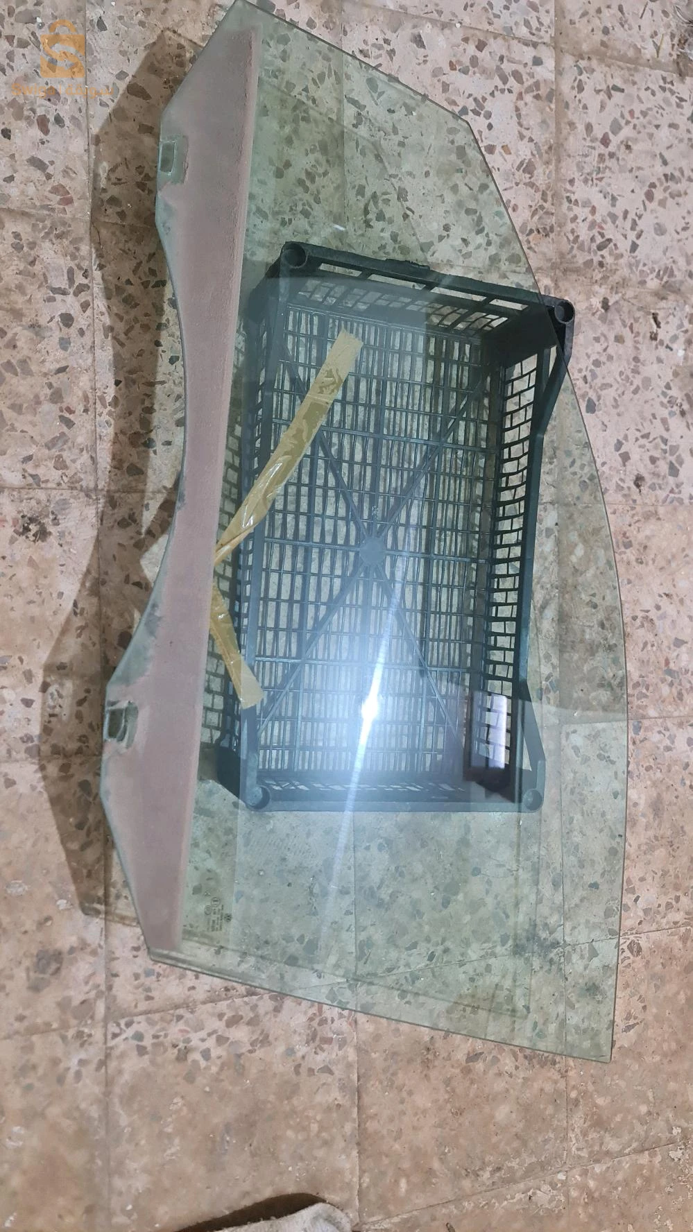 زجاج امامي  vitre avant tiguan 2010