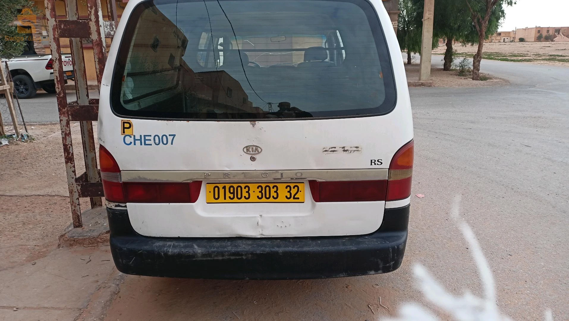 كيا Borrego 2003 32 البيض