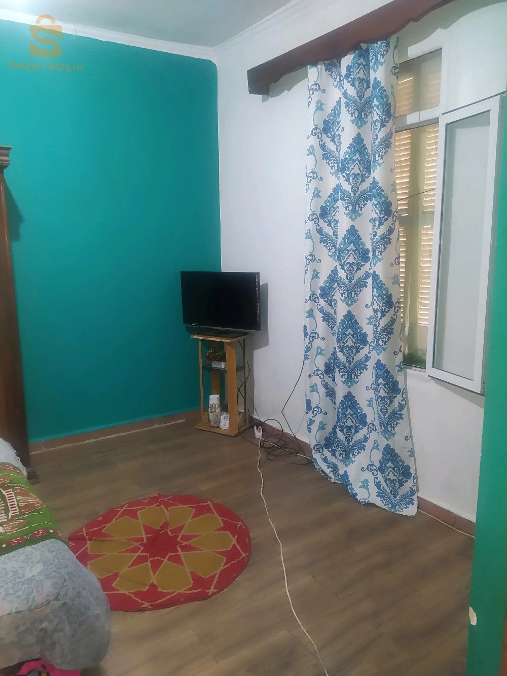 je met en vente appartement style colonial aménagé dans une cohabitation au niveau d'El biar situé dans un cartier calm pré de l'hôpital bitraria et CCI balegh le prix de vente 1 milliards 300 même prix d'achat sans compter les rénovations