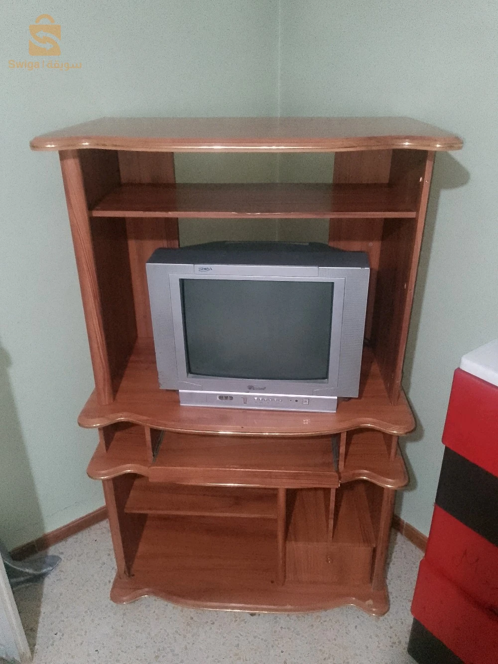 تلفاز و خزانة التفاز