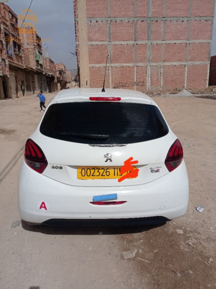 بيجو 208 2015 5 باتنة