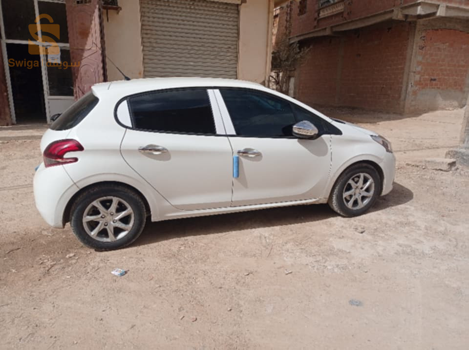 بيجو 208 2015 5 باتنة