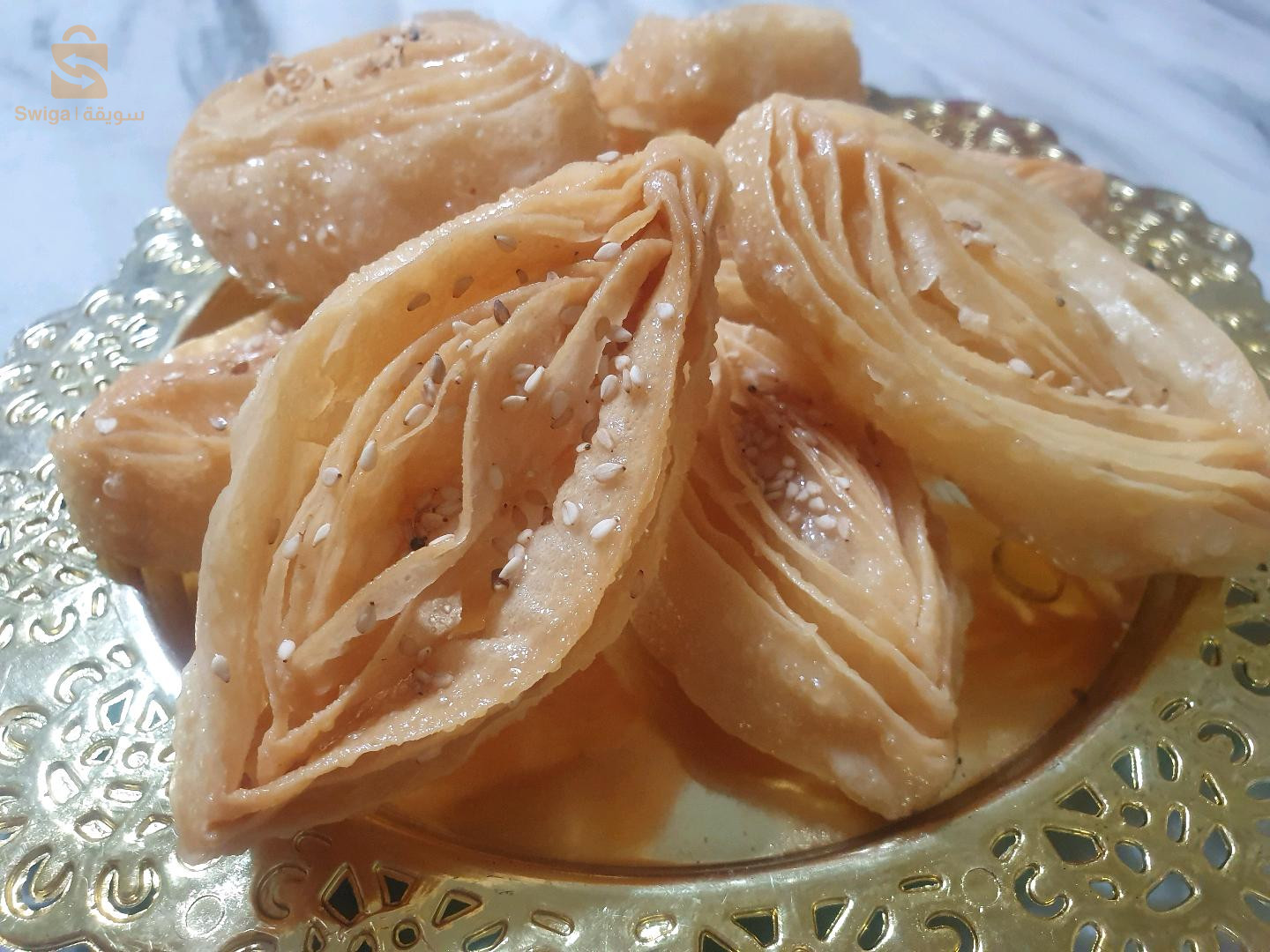 بيع حلويات تقليدية وعصرية