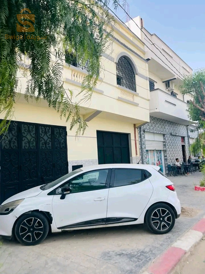 Villa 204 mètre equipé SITUÉ fel Kerma Oran en face La nouvelle piscine