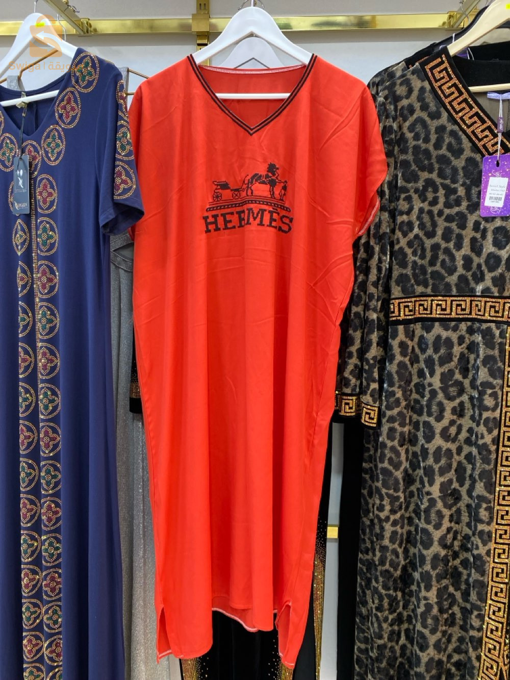 ملابس أطفال و نساء