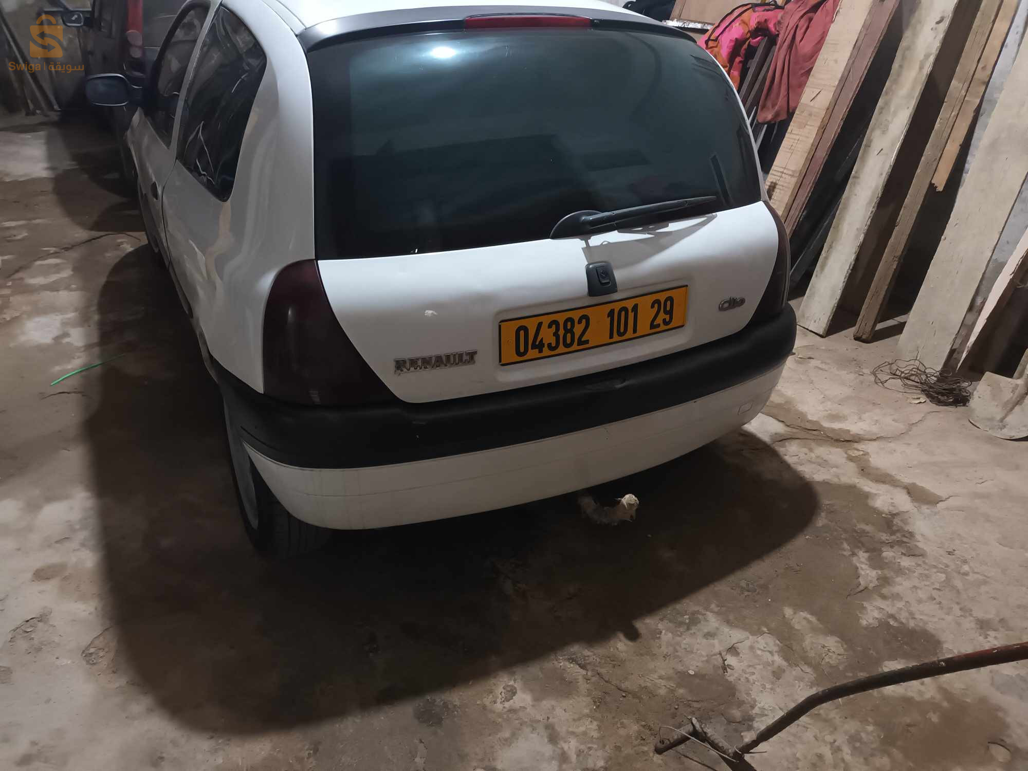 Renault Clio 2 2001 29 MASCARA