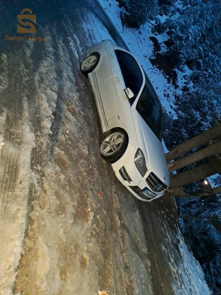 Mercedes 200 - 300 40 KHENCHELA