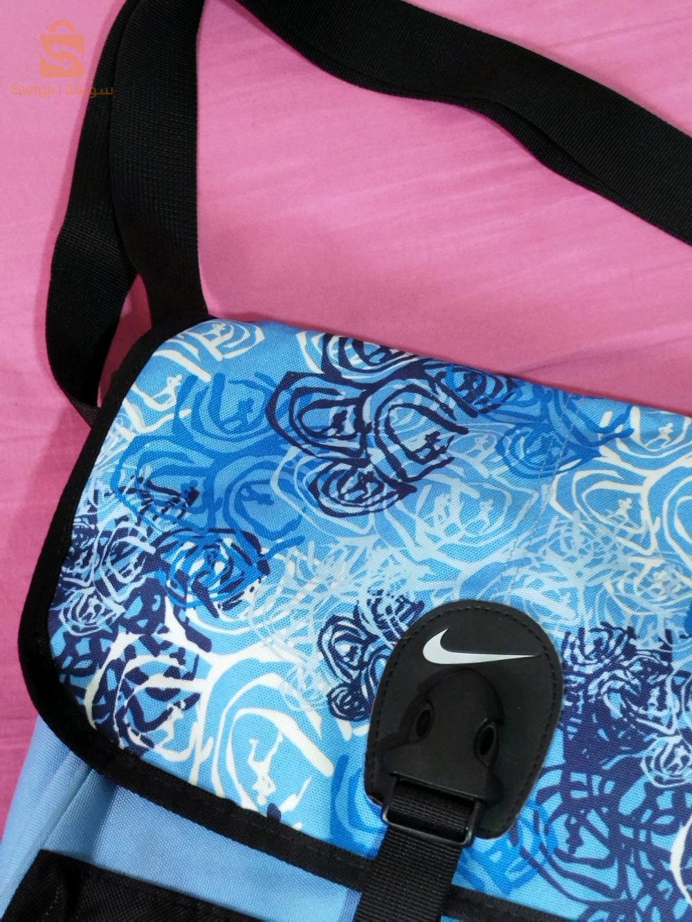 90s Nike  Y2K Retro Crossbody Bag. ( READ DESCRIPTION)