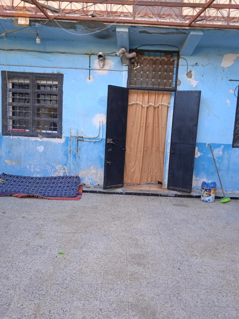 مسكن من كالفين و سطح جاهز